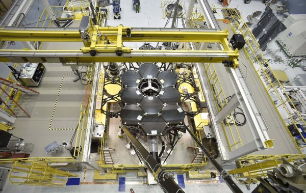 ninth mirror is installed onto the James Webb telescope for capturing Spectra